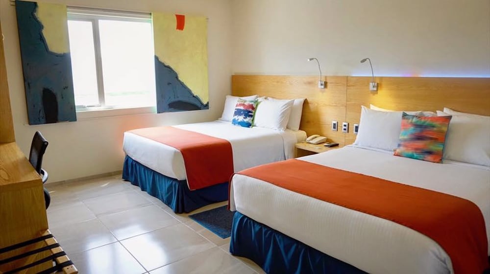 Double Room, 2 Queen Beds photo 2