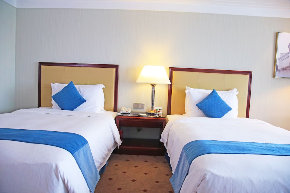 Executive Deluxe Twin Room photo 3