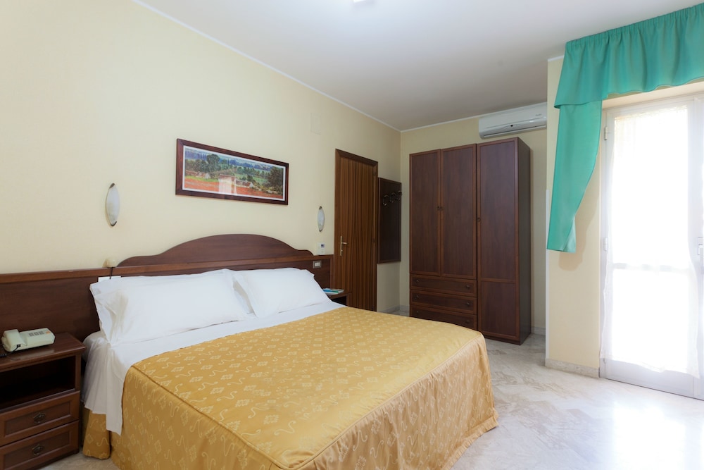 Double Or Twin Room photo 1