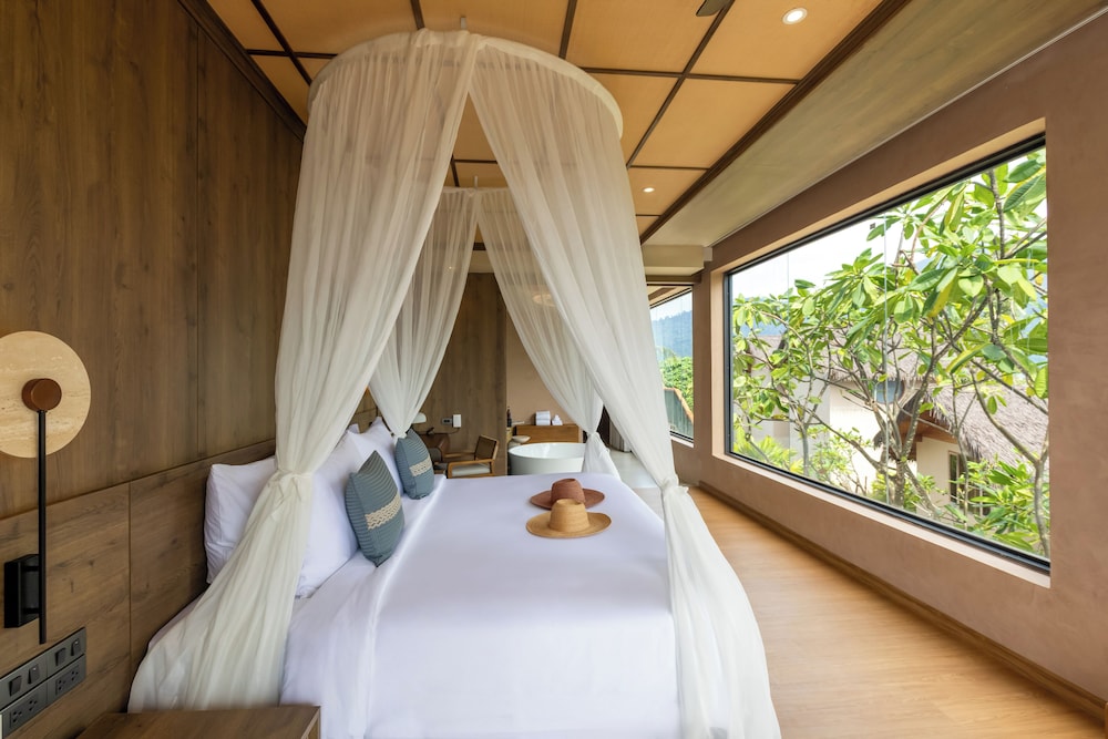 Panoramic Room, Pool View