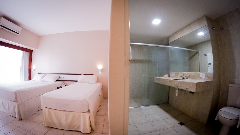 Family Room, 1 Bedroom photo 2
