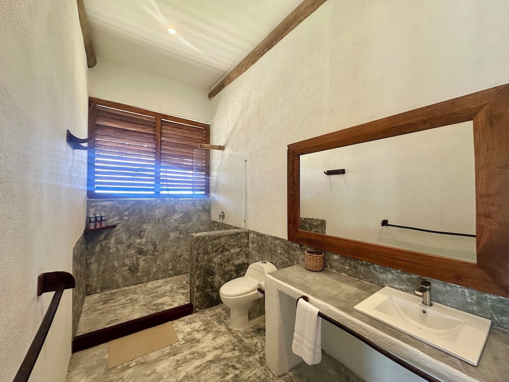 Junior Suite, 1 King Bed photo 3