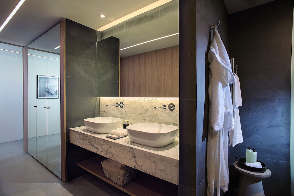 Grand Harbour Suite photo 2