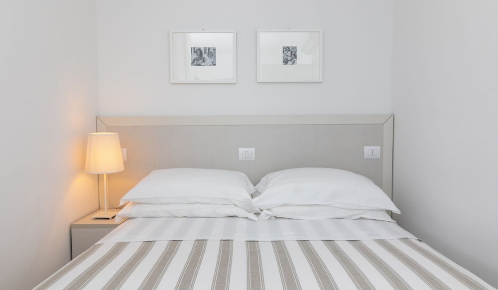 Deluxe Double or Twin Room photo 1