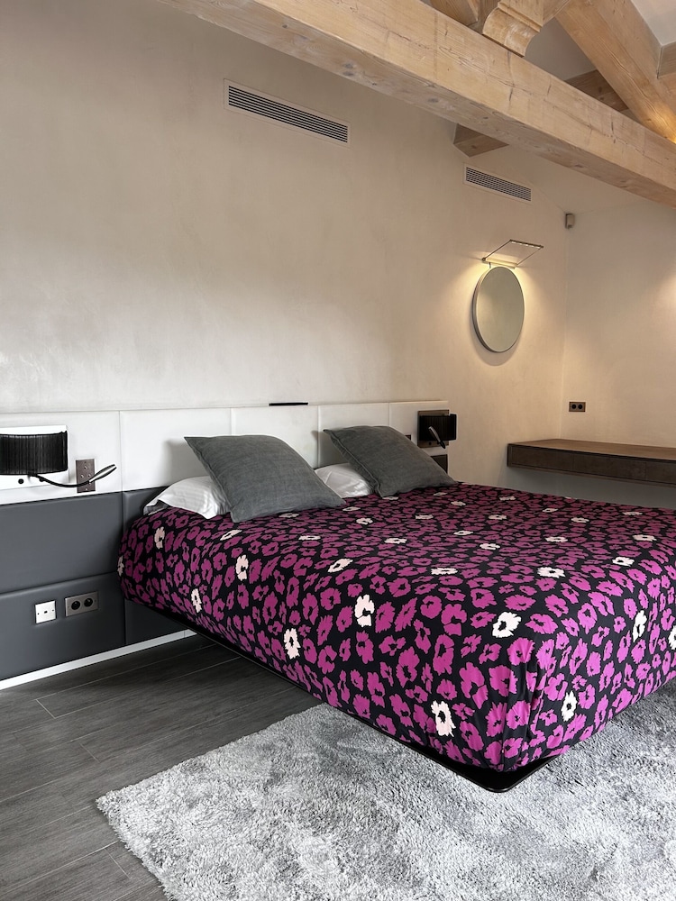 Deluxe Suite, Private Bathroom, Garden View (Suite Master)