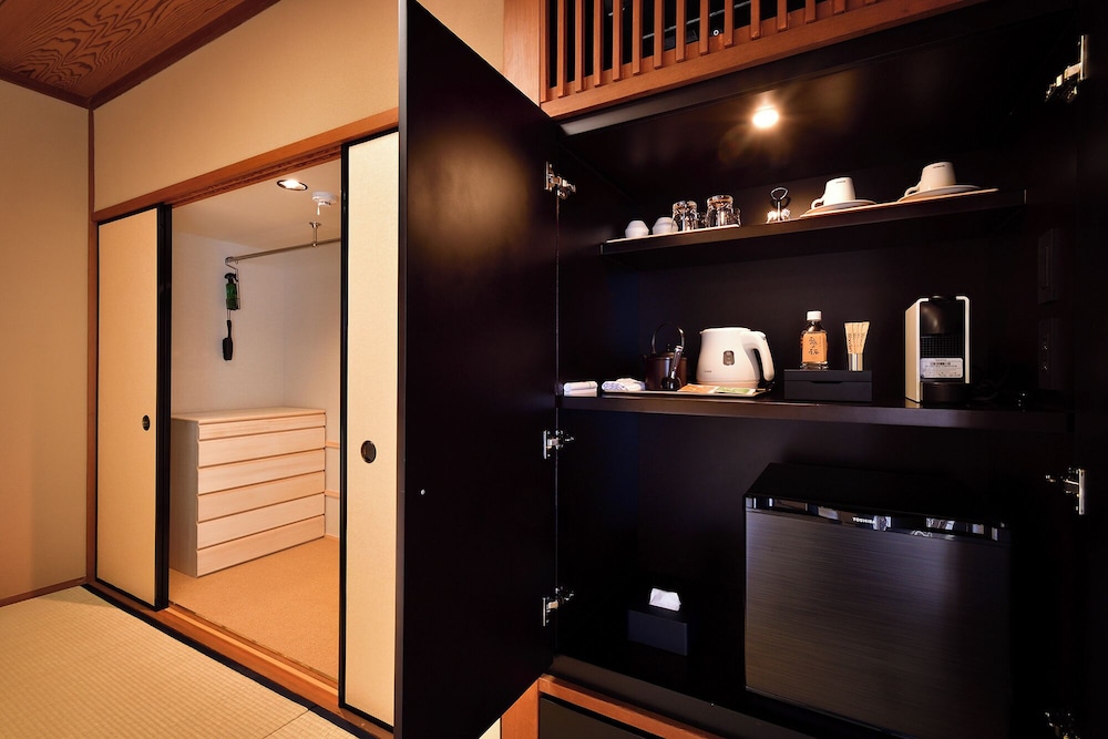 King-size Bed Double Room with Outside Onsen (No smoking) photo 3