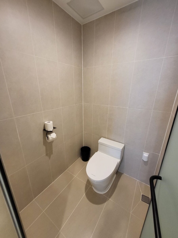Deluxe Twin Room (Extra person fee applies for 3rd guest) photo 2