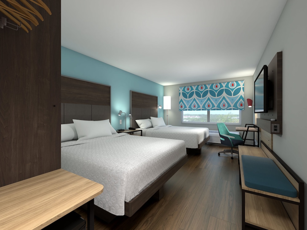 Room, 2 Queen Beds, Accessible, Bathtub - Photo 1