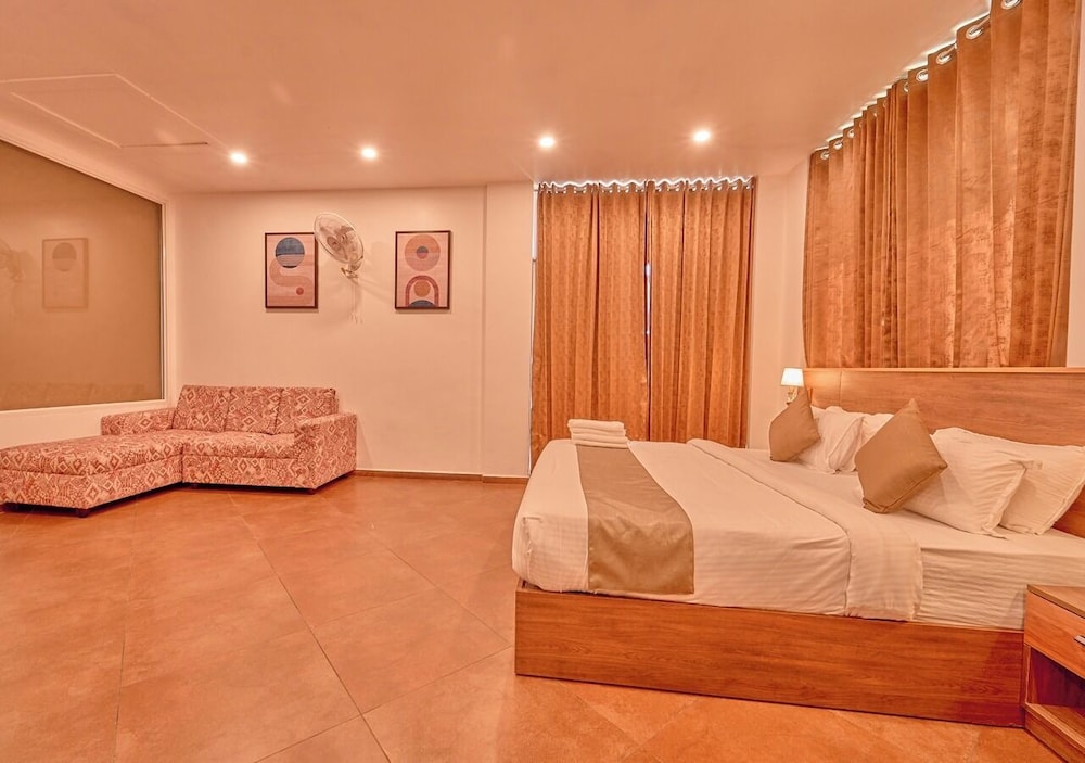 Suite, Balcony, Garden View