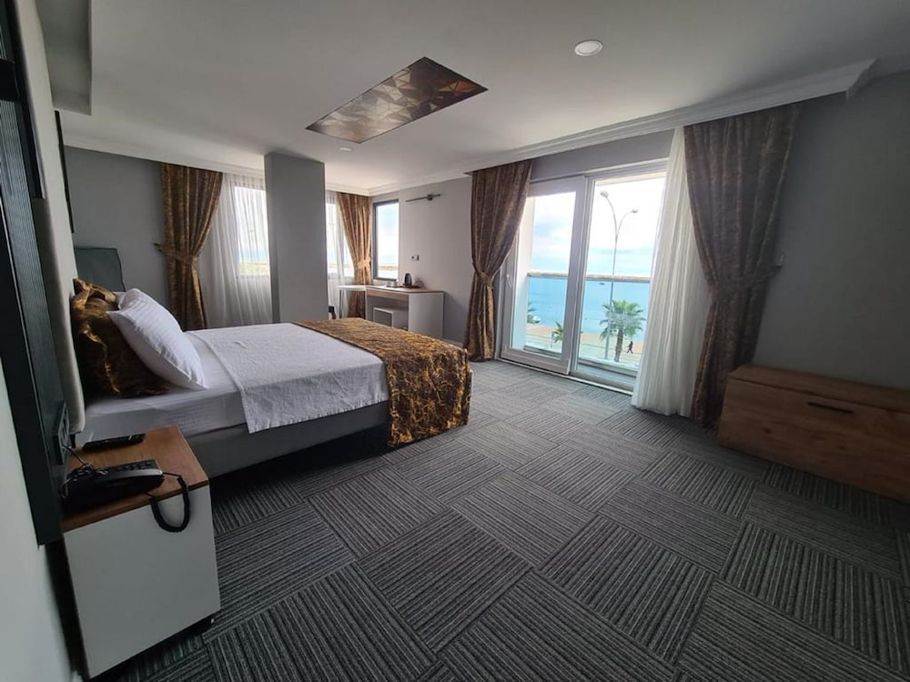 Grand Room, Sea View