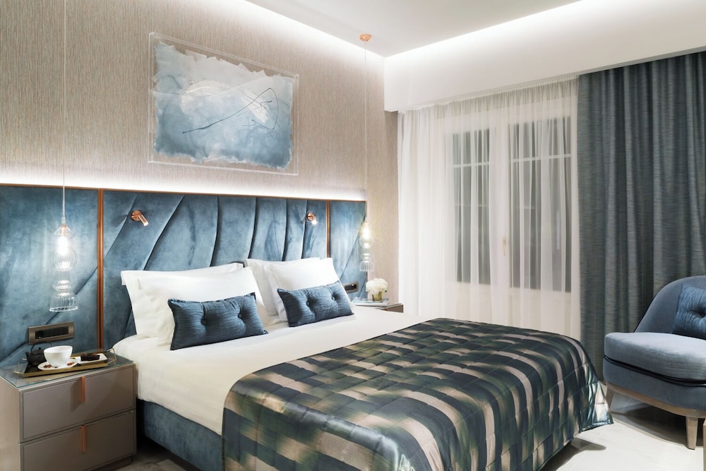 Premium Double Room - Photo 8