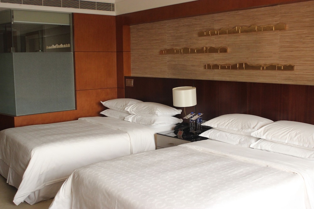Club Room, 2 Double Beds, City View photo 2