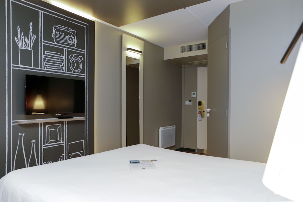 Standard Room, 2 Twin Beds - Photo 3