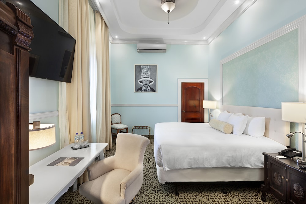 Esencia - King premium historic room photo 1
