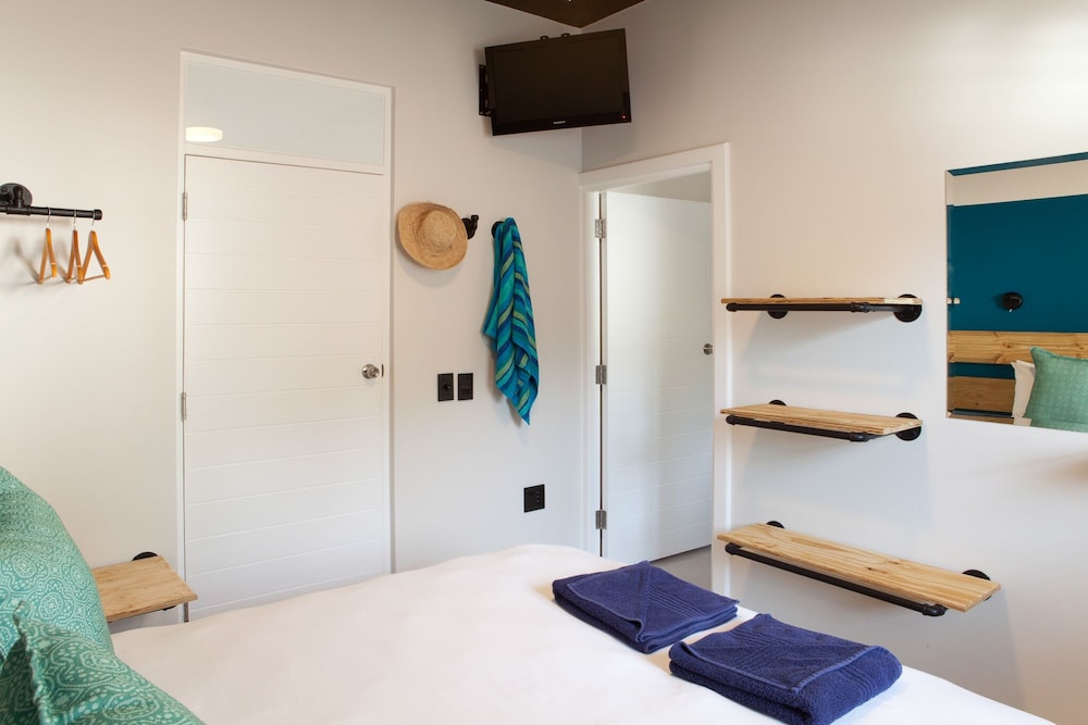 Comfort Room, 1 Bedroom (Red) photo 3