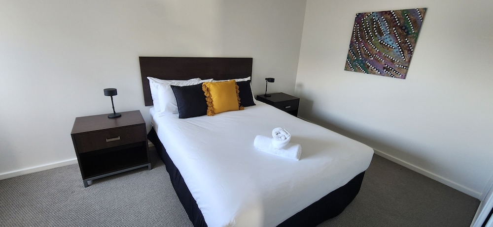 Deluxe One-Bedroom Apartment photo 1