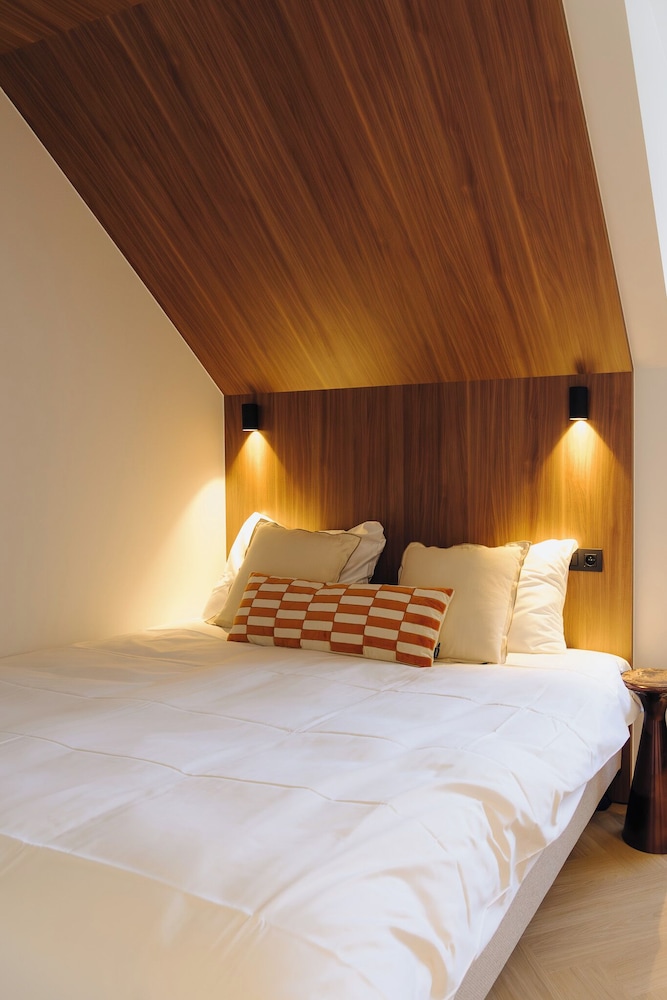 Deluxe Double Room, City View