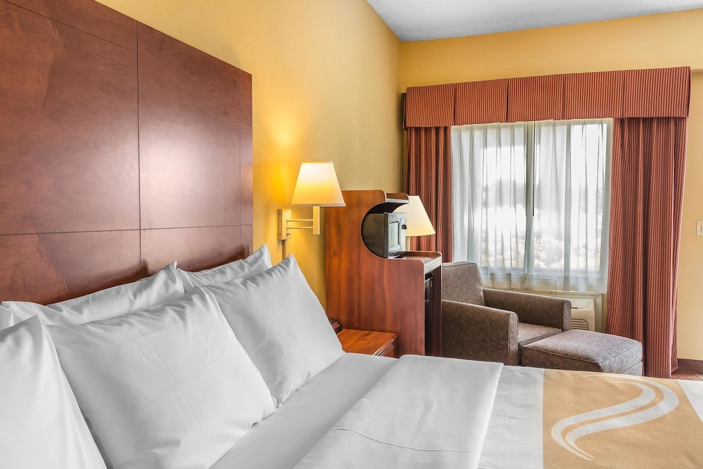 Room, 1 Queen Bed, Accessible, Non Smoking - Photo 4