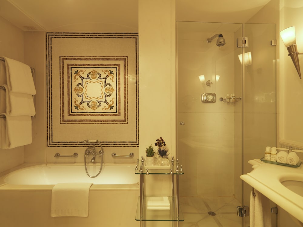 Premium Room thumbnail 6