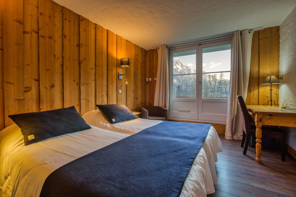 Superior Double or Twin Room (Mont Blanc) - Photo 4