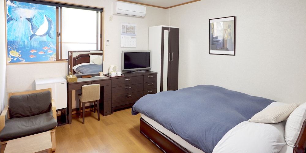 Double Room, Non Smoking, Private Bathroom (Free Wi-Fi) photo 1