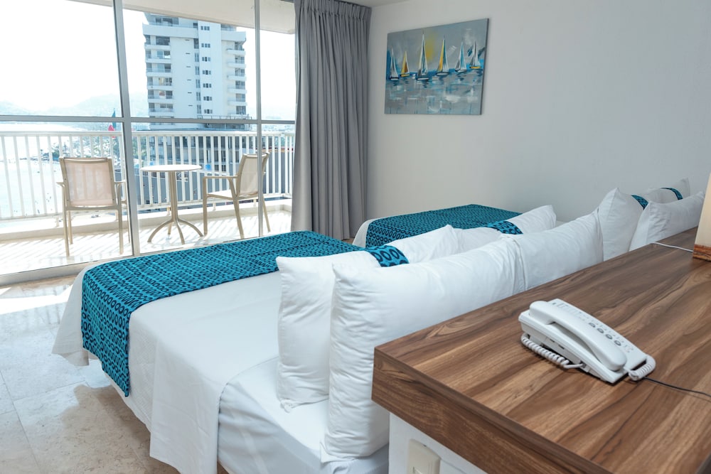 Studio Suite, 2 Double Beds, Partial Sea View - Photo 2