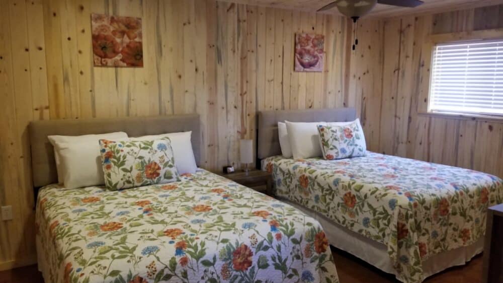 Cabin 6 photo 1