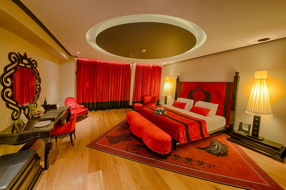 Deluxe Room, Partial Sea View