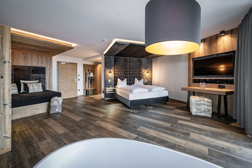 Romantic Suite photo 2