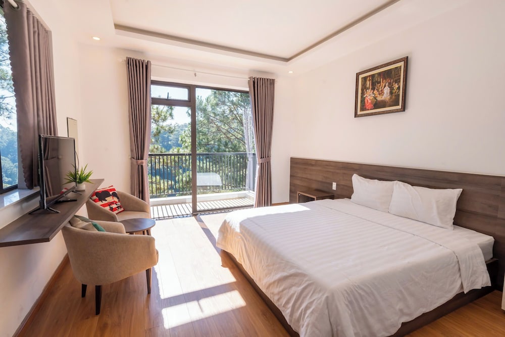 Deluxe Double Room, Balcony, Mountain View