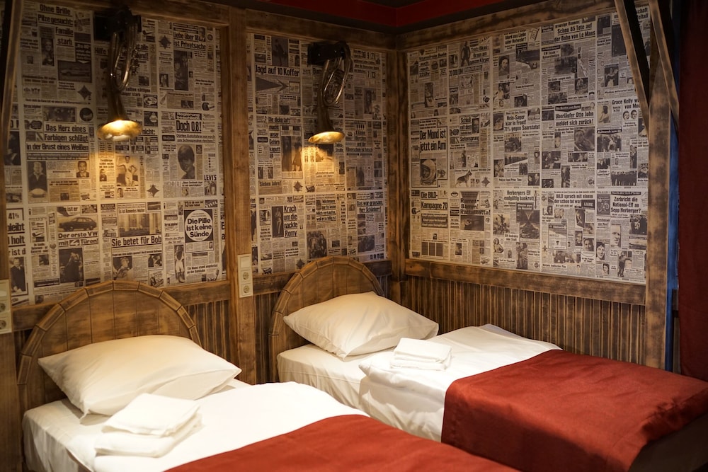 Standard Studio, Private Bathroom - Photo 4