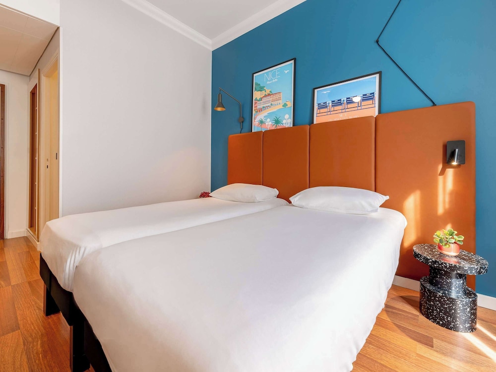 Standard Room, 2 Twin Beds - Photo 16
