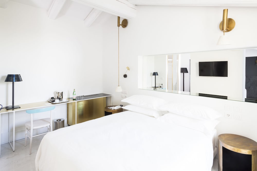 Junior Suite, Terrace, Courtyard View photo 3