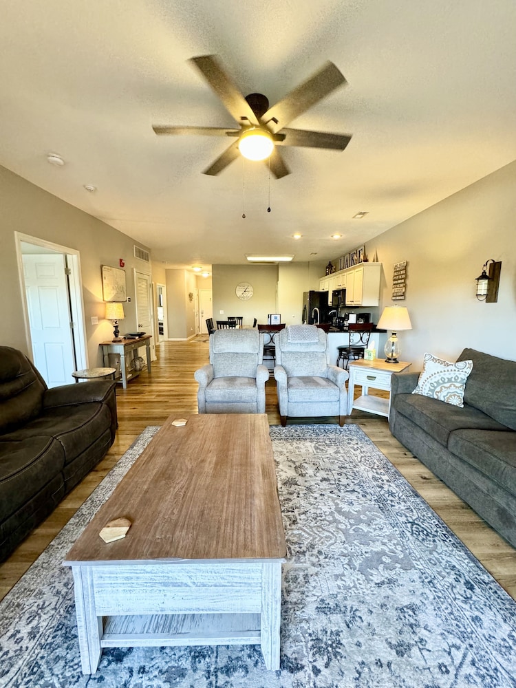 Condo, 3 Bedrooms photo 2