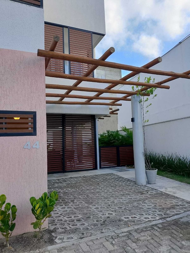 Luxury House photo 3