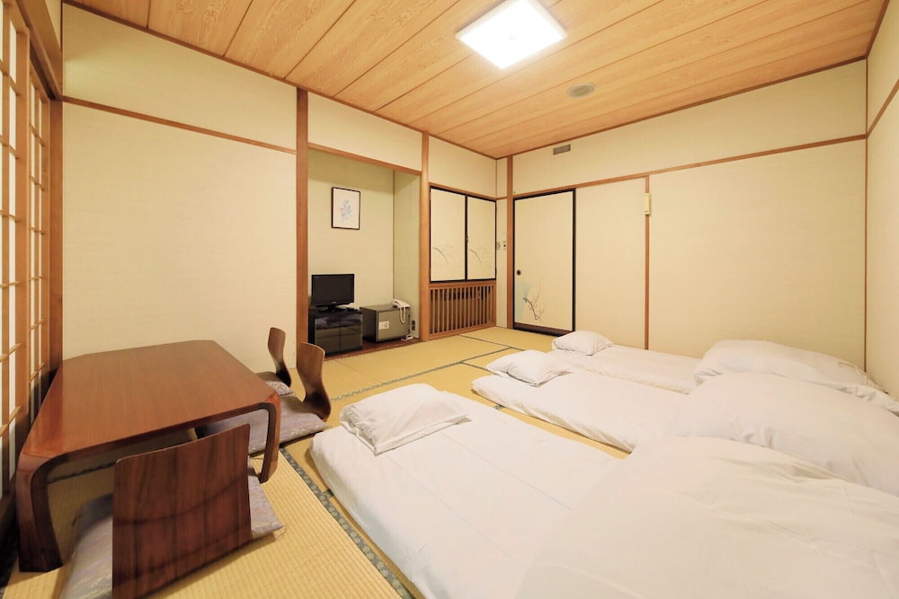 Riverside 10Tatami-mats: Standard Japanese-style room with a good view (Non-smoking, with shower)