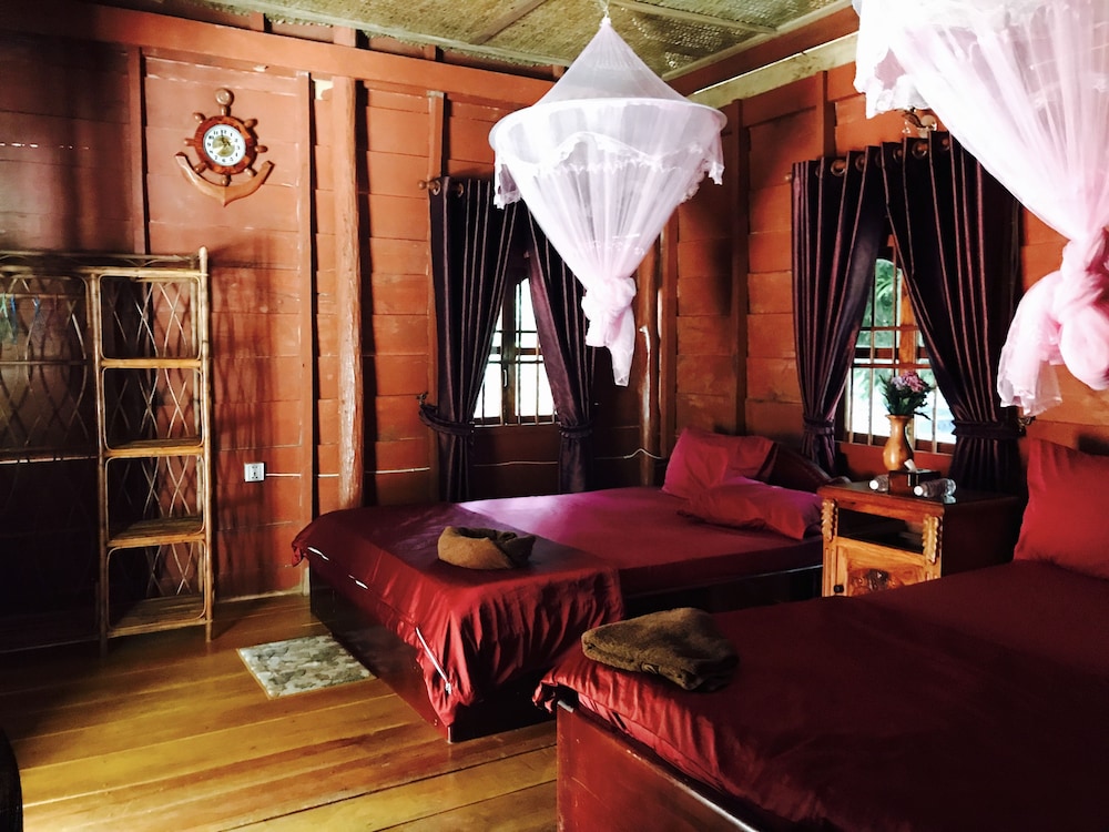 Twin Bungalow photo 2