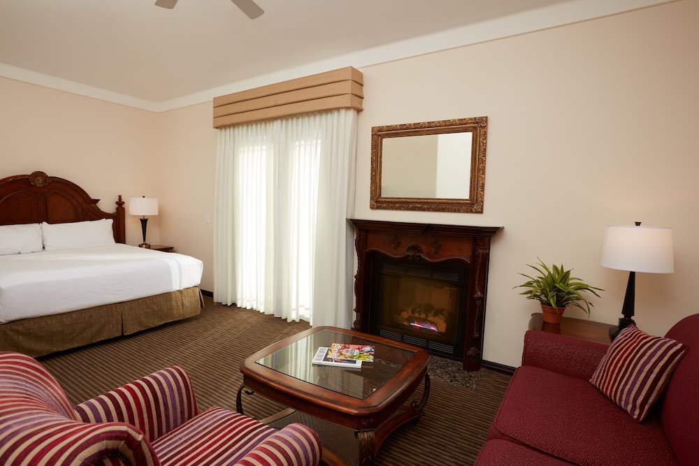 Deluxe Room, 1 King Bed (Deluxe King Villa ADA) - Photo 1