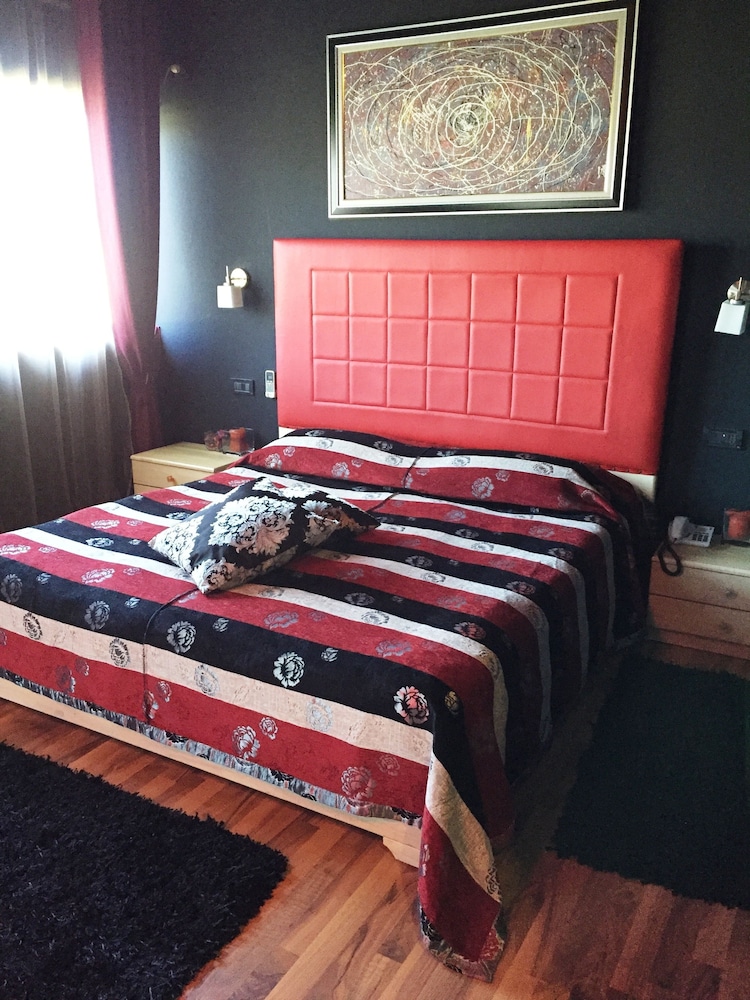 Deluxe Double Room, 1 King Bed, Balcony photo 2