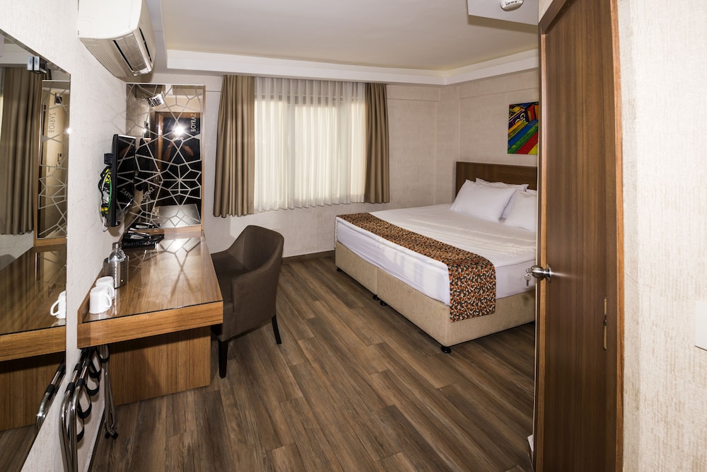 Standard Double or Twin Room photo 1