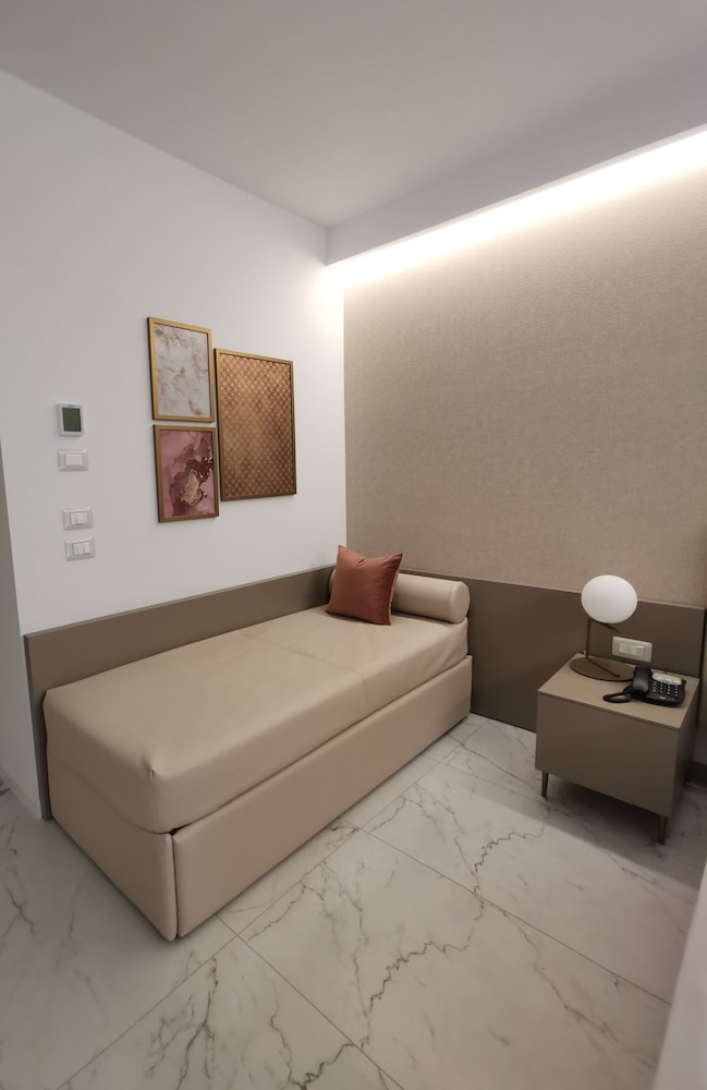 Deluxe Suite photo 3