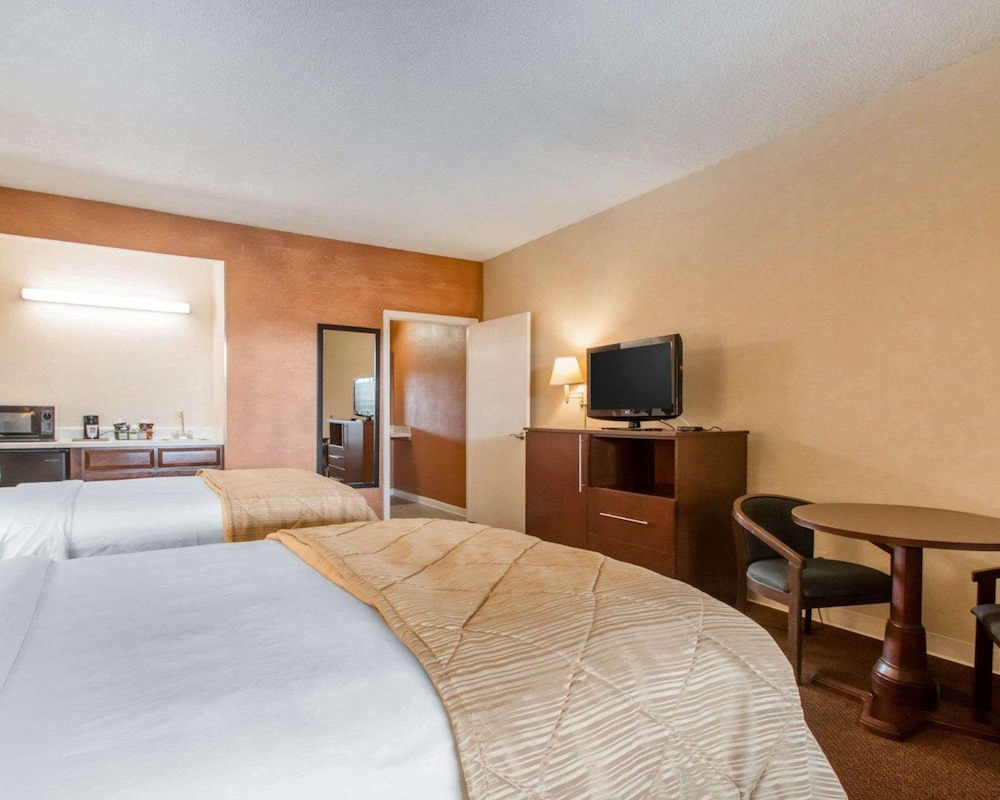 Room, 2 Double Beds, Accessible, Non Smoking - Photo 1