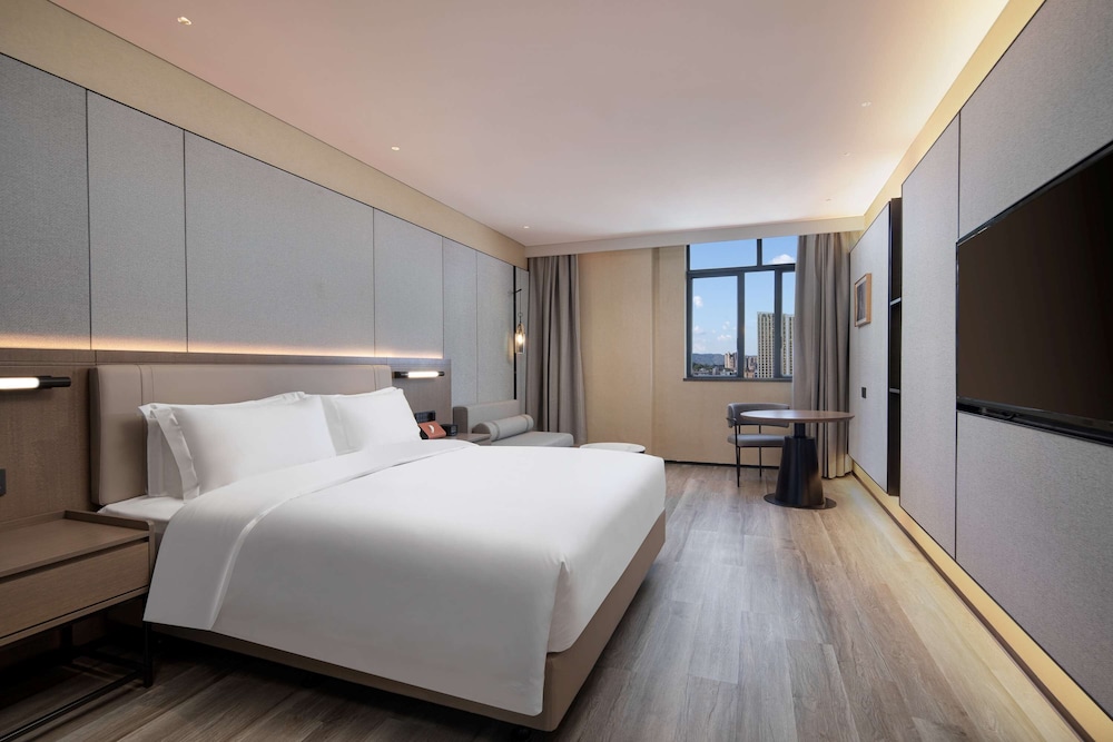 Business Room, 1 King Bed, Non Smoking