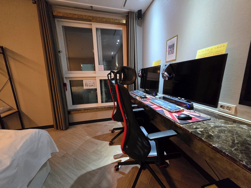 Gaming 2PC Room photo 3