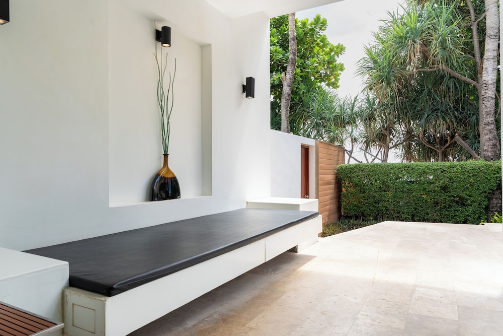 Beachfront Grand Pool Villa (1 Bed) - Photo 5