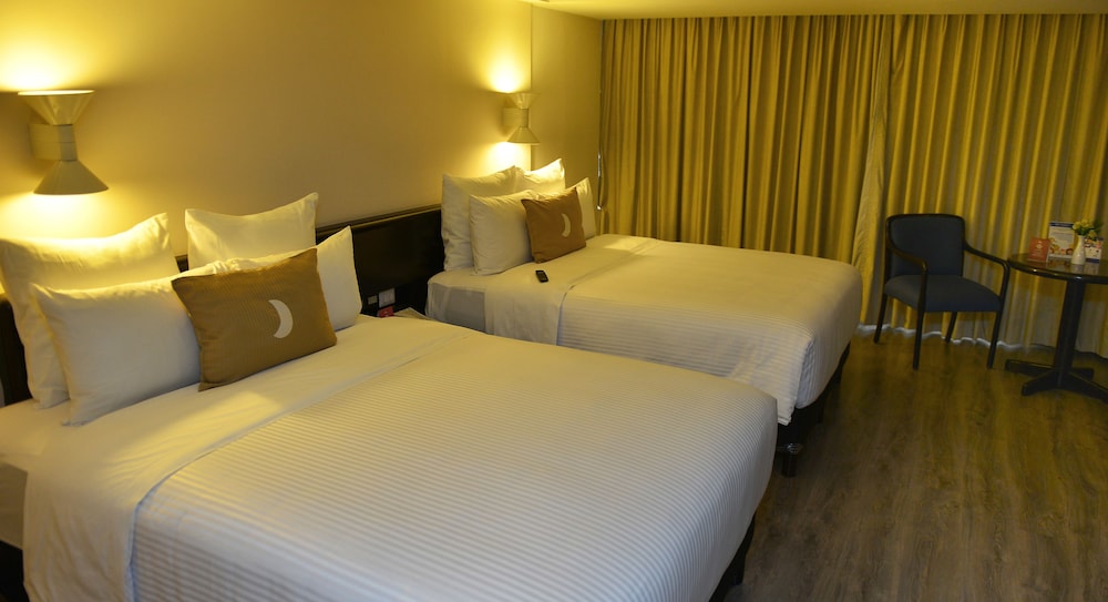 Junior Suite, 2 Queen Beds, Non Smoking - Photo 5