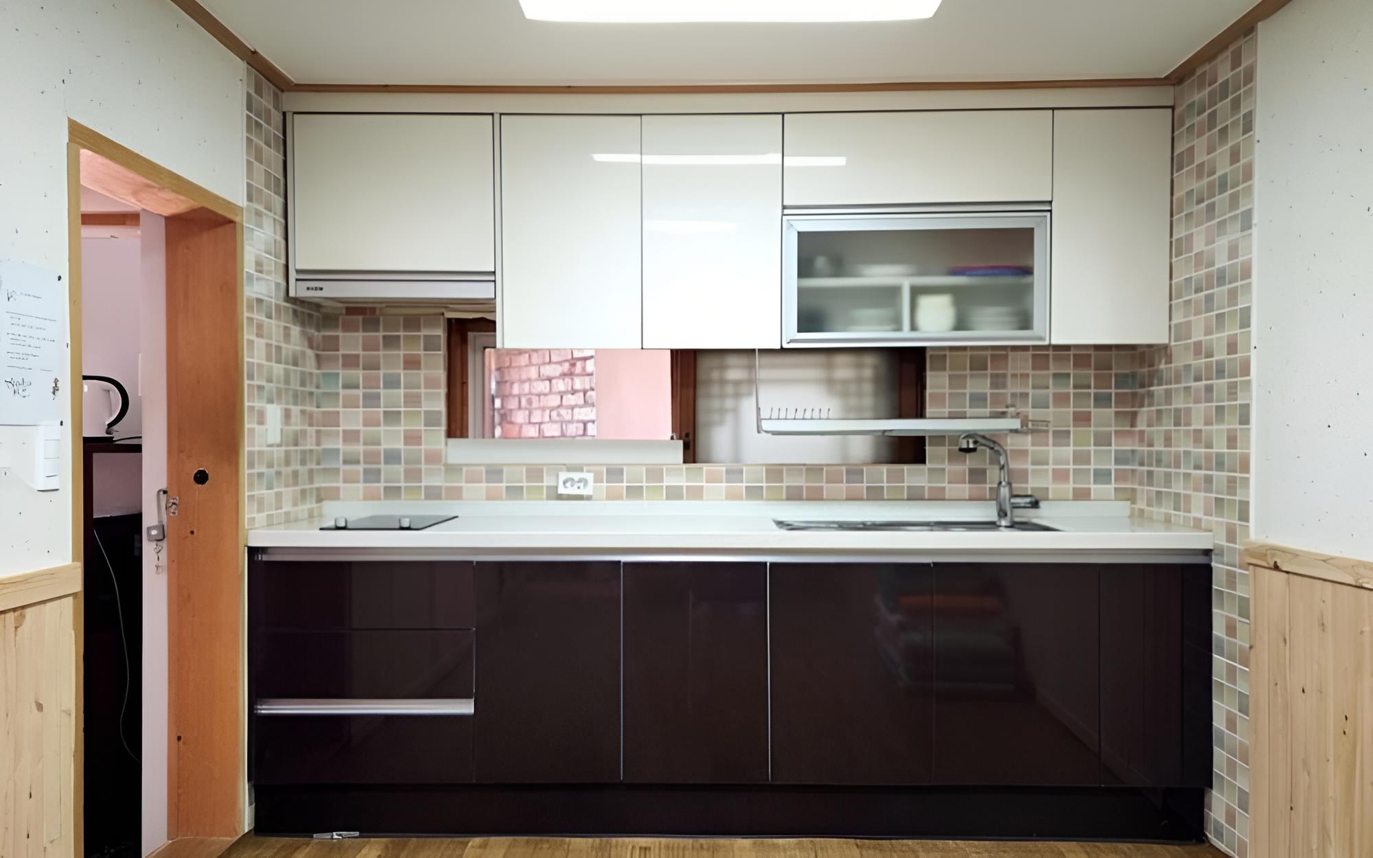 Room (Main Building (Unshared House with In) - Photo 2