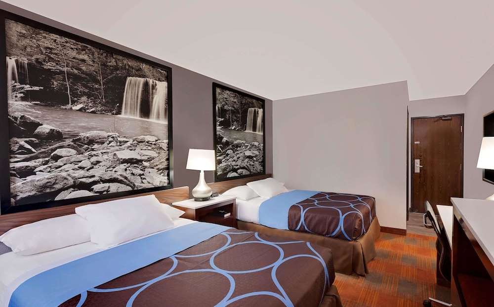 Upgraded, Double Room, 2 Double Beds, Refrigerator photo 2
