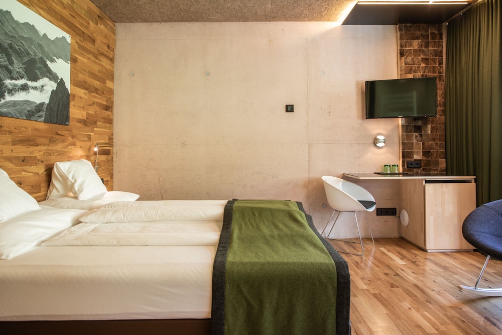 Double Room, Balcony, Mountain View