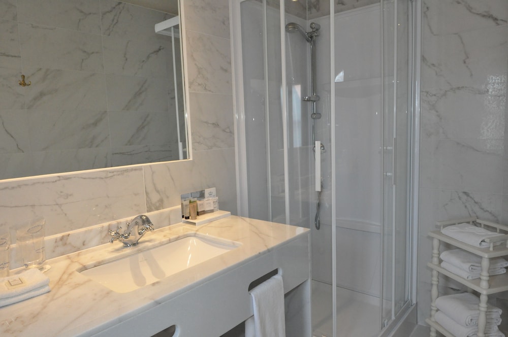 Basic Double Room - Photo 10